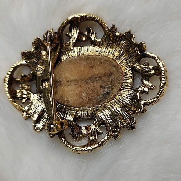 Vintage Floral Cameo - Picture 4 of 7